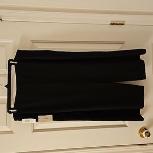 Aritzia Babaton Black Skirt, Black size 8